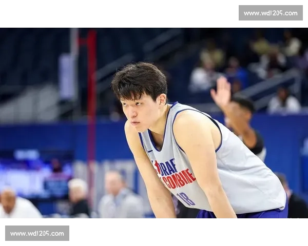 杨瀚森首秀引球迷热捧，签名战靴赠小将暖爆 NBA